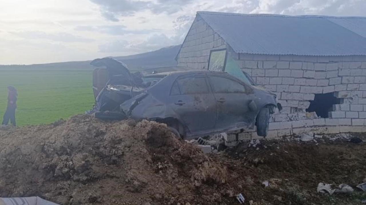 Van Muradiye’de Trafik Kazası: Sürücü Duvara Çarparak Yaralandı