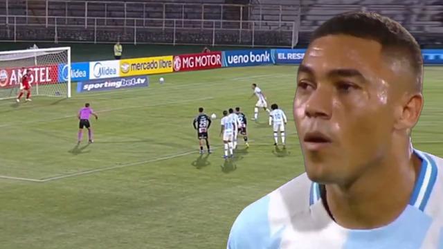 Carlos Vinicius 6 Dakikada 3 Penaltı Kaçırdı: Futbol Tarihine Geçti