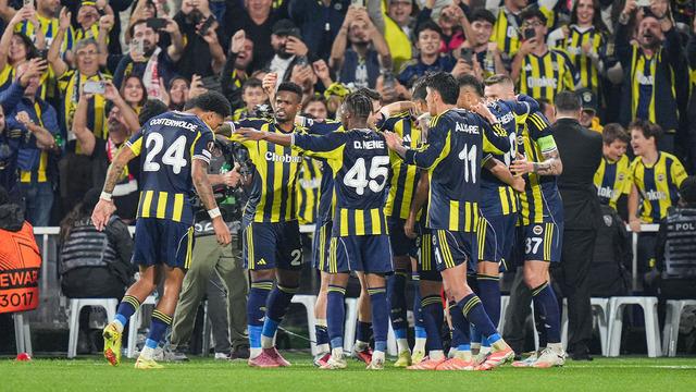 Fenerbahçe’ye 59 Milyon Euro’luk Transfer Teklifi: Üç Yıldız Gidecek mi?