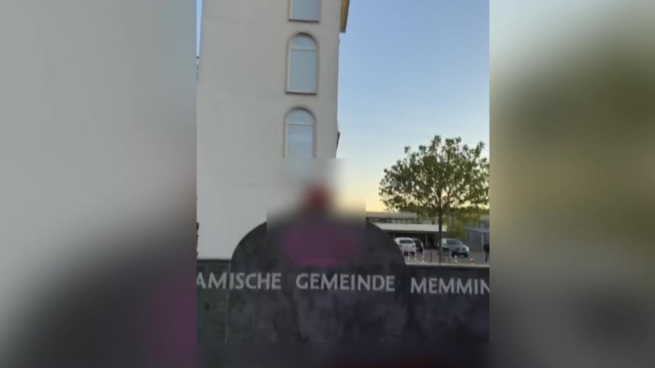 Almanya’da Camiye Alçak Saldırı: Hilale Domuz Başı Bırakıldı