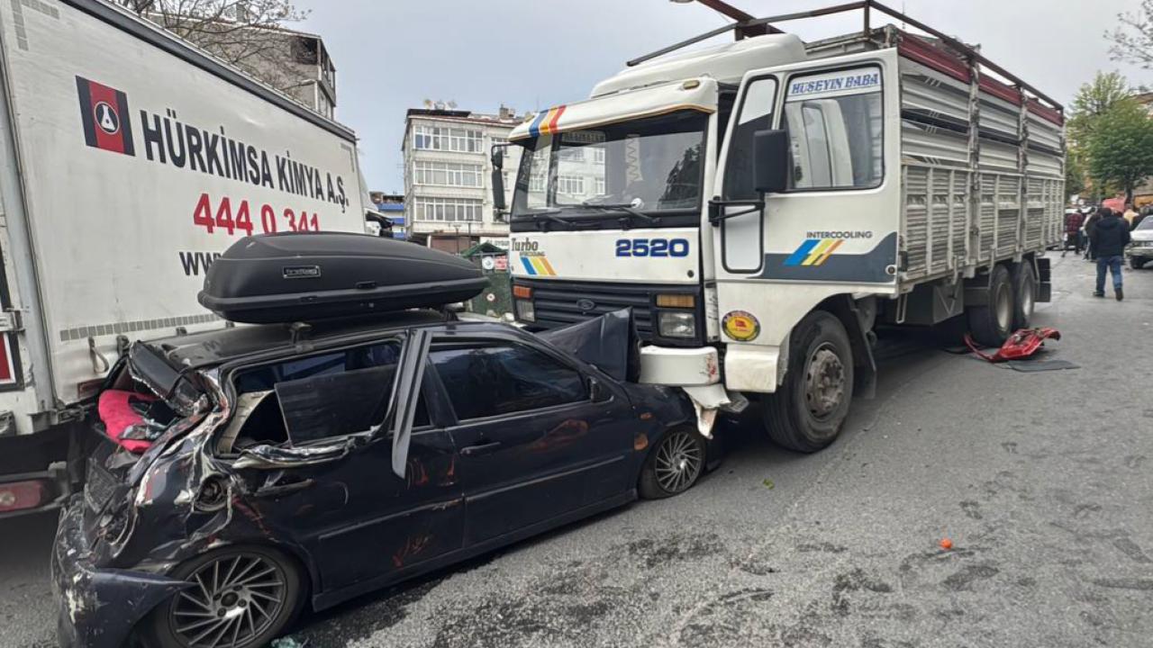 Bağcılar’da Freni Boşalan Kamyon 8 Araca Çarptı: Mucize Kurtuluş!